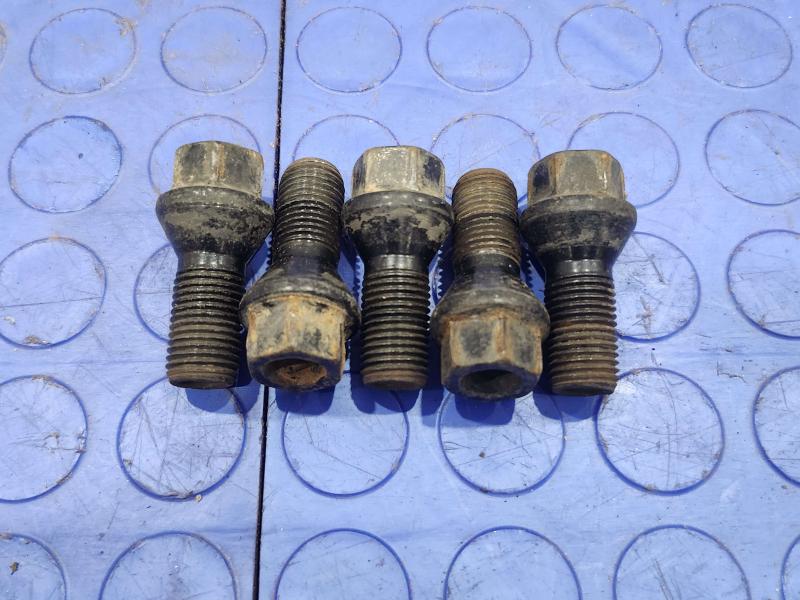 2018 Alfa Romeo Giulia Lug Nuts