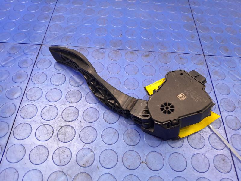 2018-2024 Nissan Kicks Accelerator Pedal Assembly Genuine OEM 18002-5RA0A