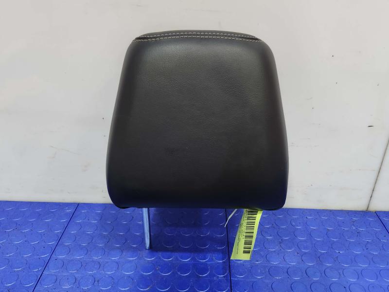 2013 Chrysler 300 Headrest