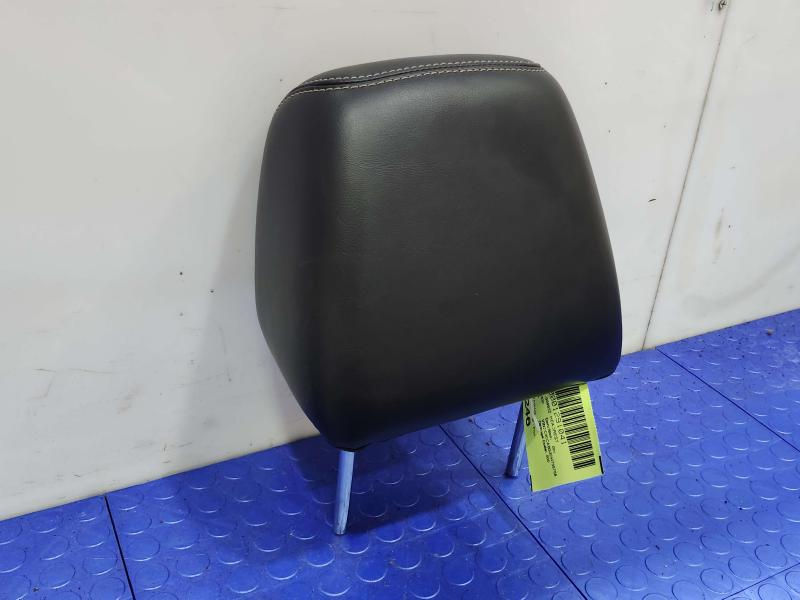 2013 Chrysler 300 Headrest