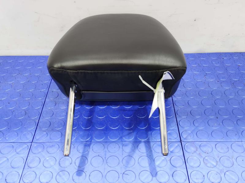 2013 Chrysler 300 Headrest