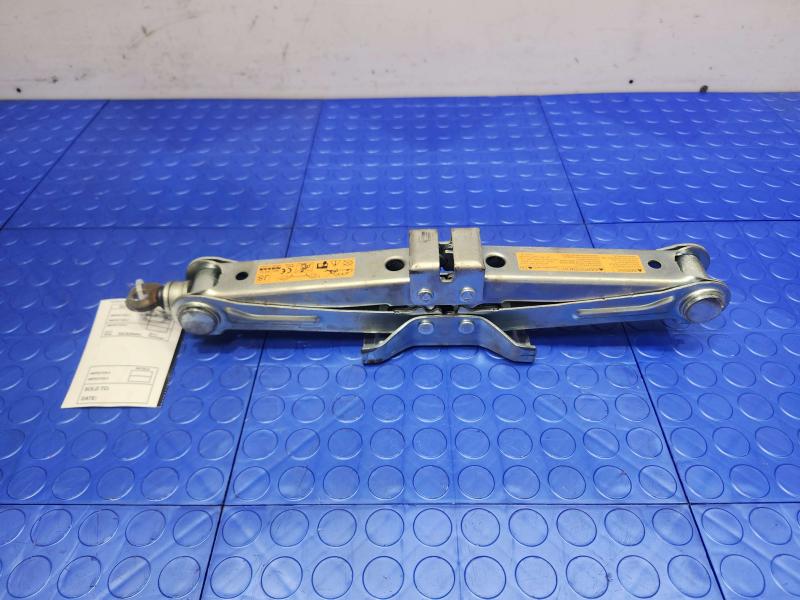2013 Infiniti FX35 Jack Assembly