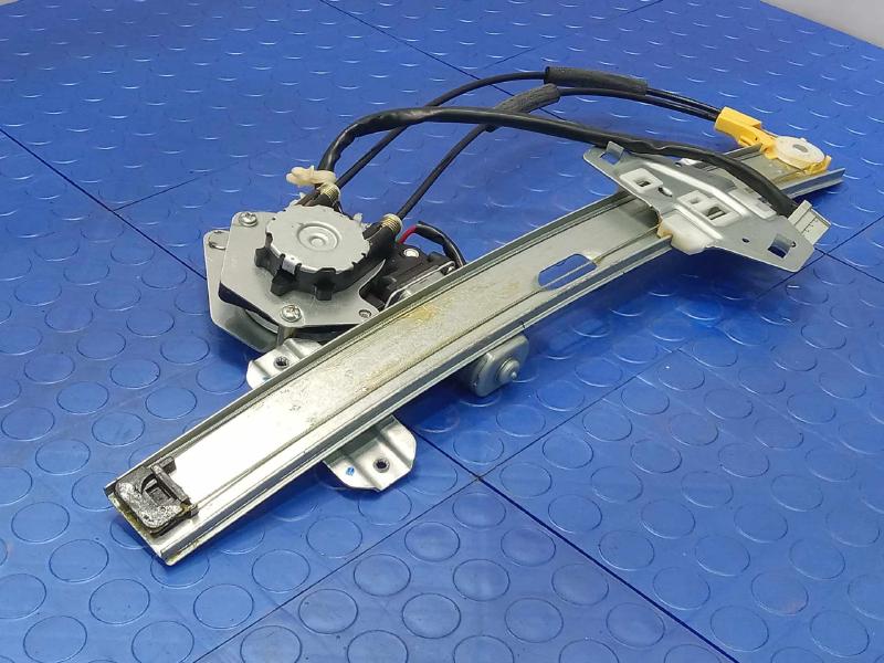 2001 Kia Sportage Front Door Regulator