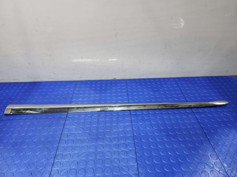 2014 Infiniti QX60 Front Door Moulding