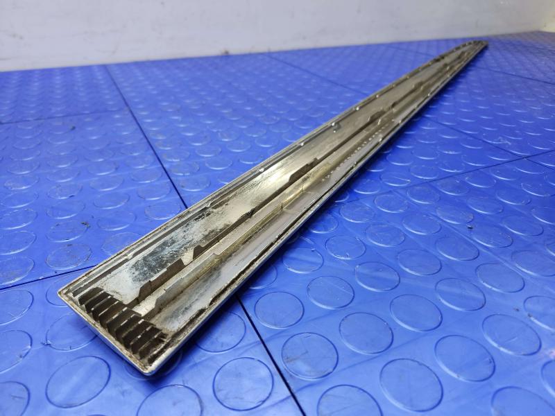 2014 Infiniti QX60 Front Door Moulding