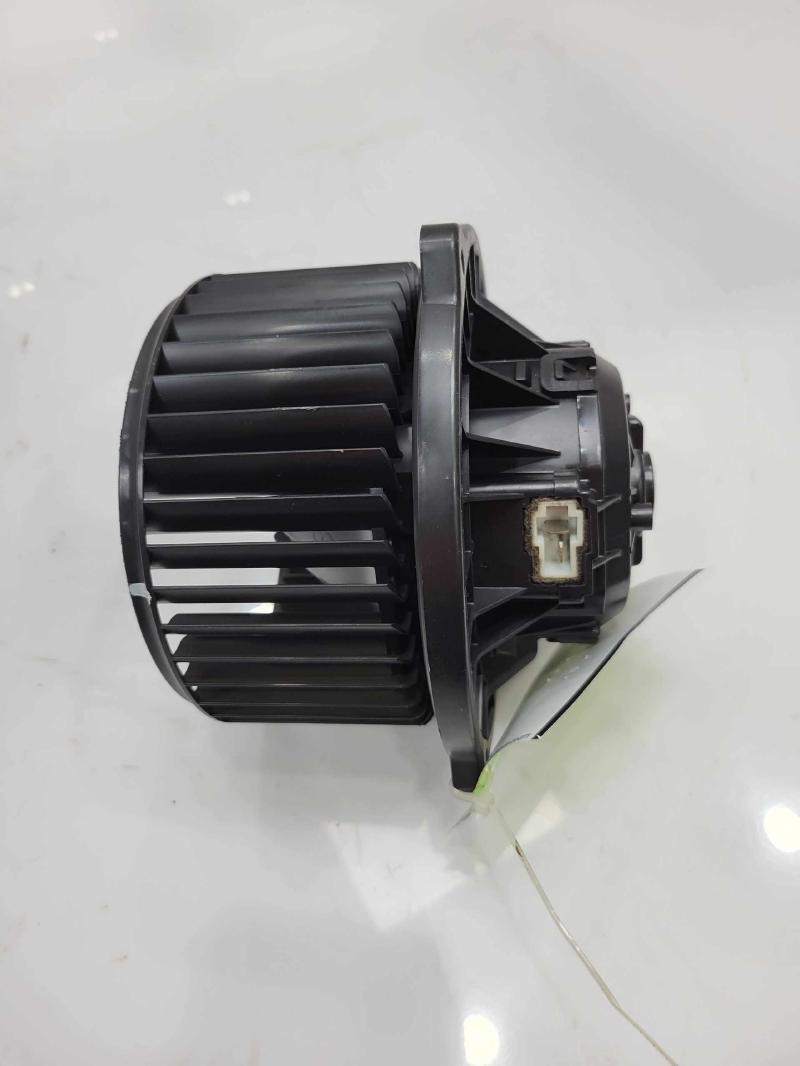 2012 - 2017 Hyundai Veloster Heater AC Blower Motor Assembly OEM 971112V000