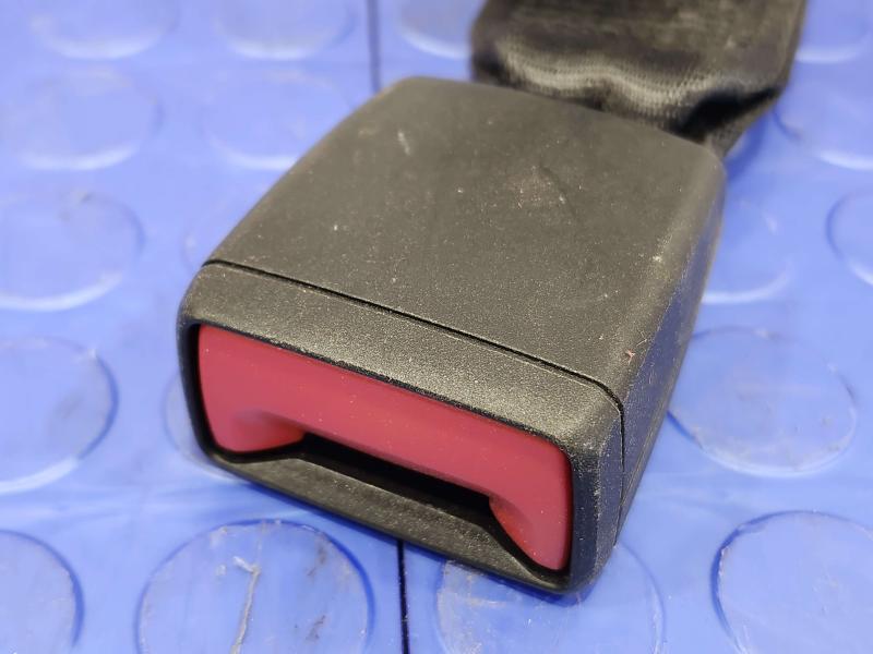2018 Audi A4 Rear Seat Belt