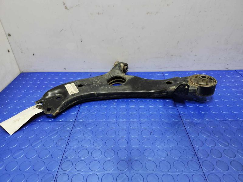 2013 Hyundai Santa Fe Lower Control Arm Front