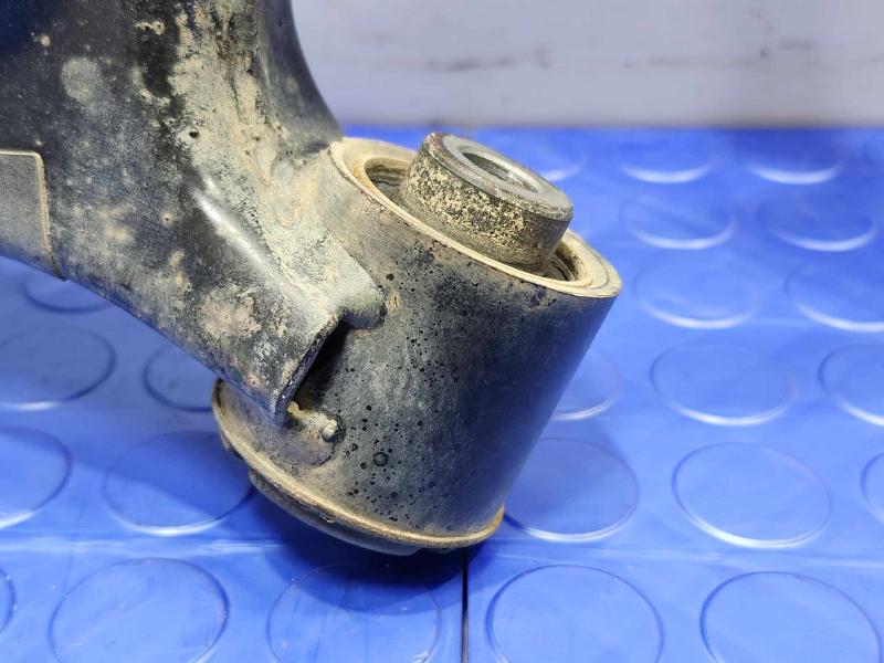 2013 Hyundai Santa Fe Lower Control Arm Front