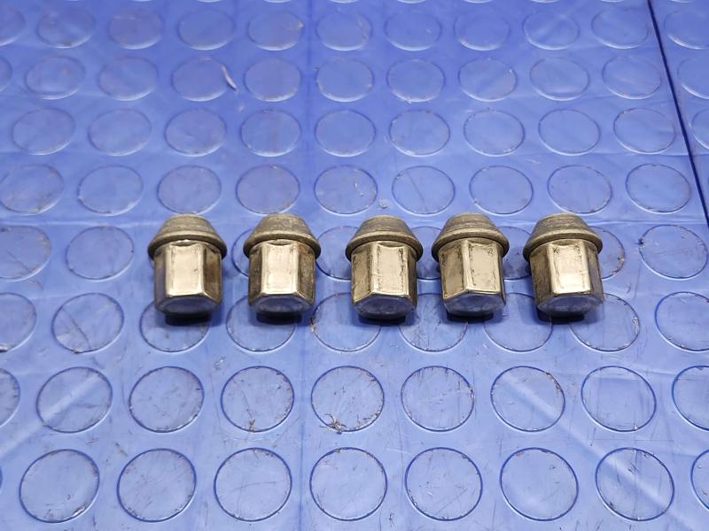 2020 Land Rover Discovery Sport Lug Nuts