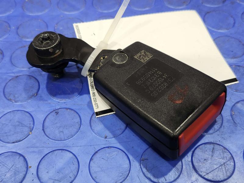2017 BMW X1 Rear Seat Belt