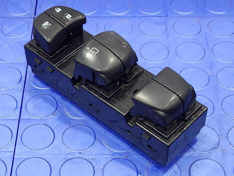 2015 Nissan Rogue Door Switch Front