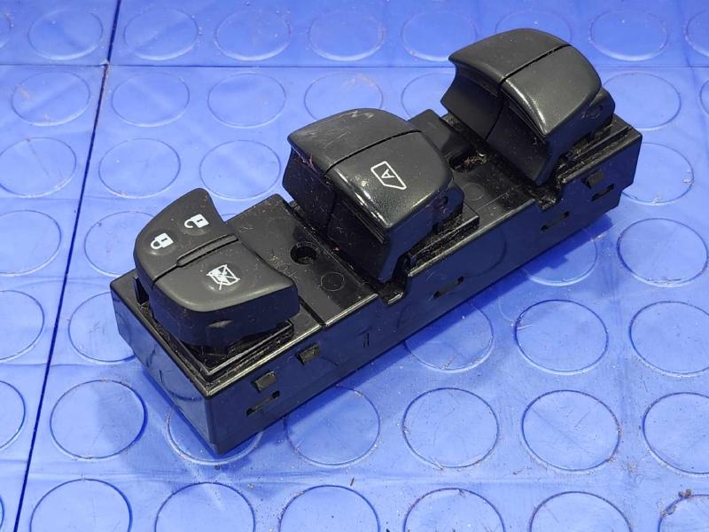 2015 Nissan Rogue Door Switch Front