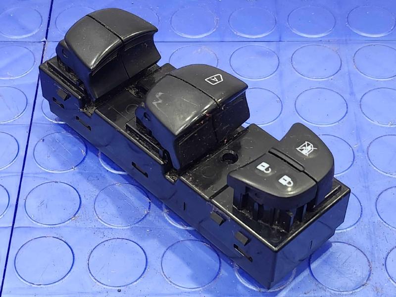 2015 Nissan Rogue Door Switch Front