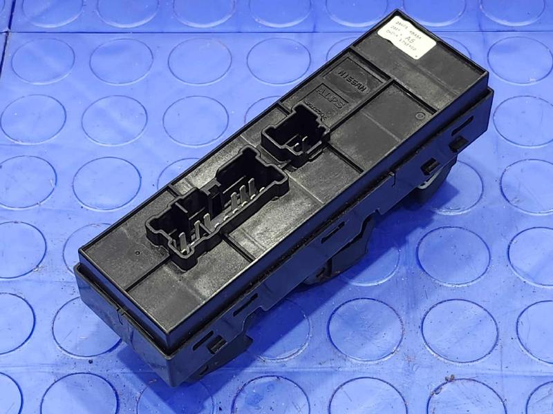 2015 Nissan Rogue Door Switch Front