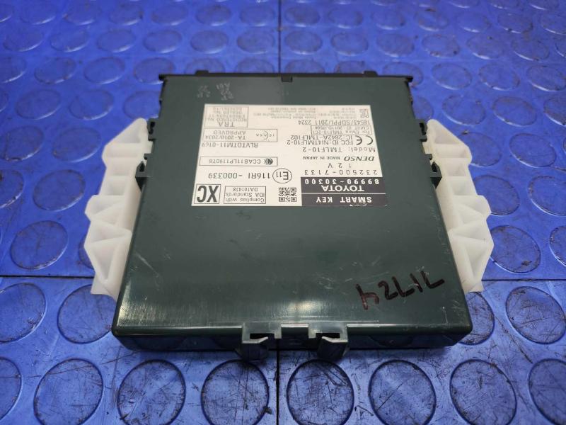 2013 Lexus GS350 Keyless Ignition Smart Key Control Module OEM 8999030300