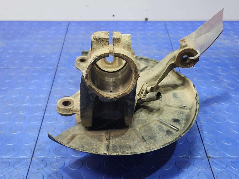 2015 Volkswagen Beetle Spindle Knuckle Front
