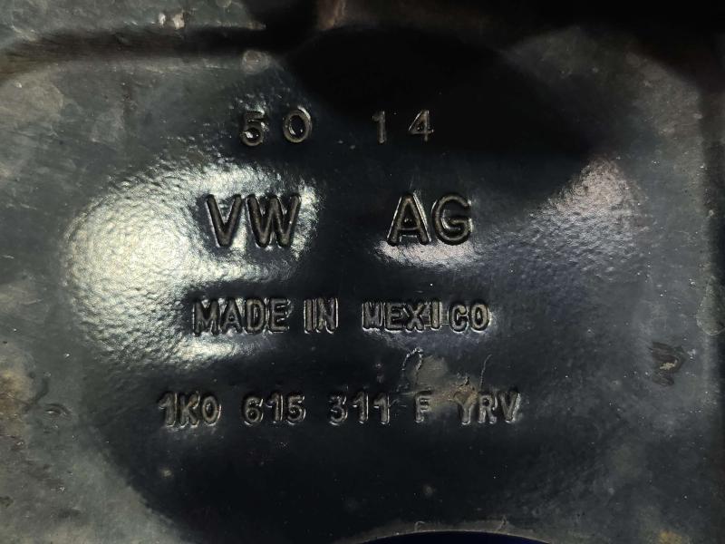 2015 Volkswagen Beetle Spindle Knuckle Front