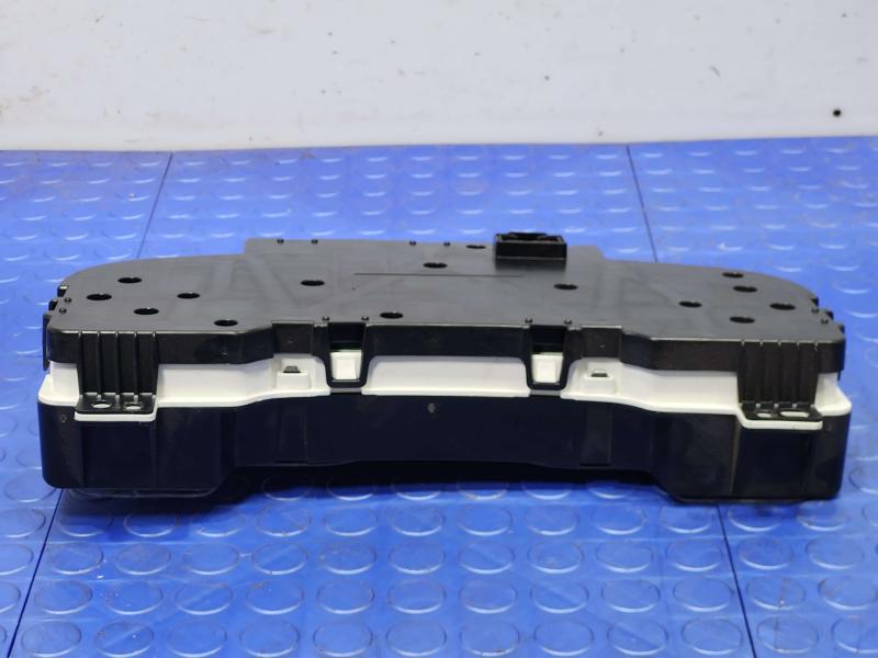 2010-2013 GMC Yukon Instrument Cluster Speedometer Genuine OEM 20958775