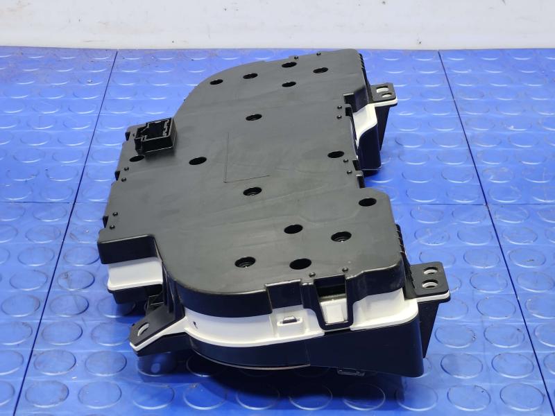 2010-2013 GMC Yukon Instrument Cluster Speedometer Genuine OEM 20958775