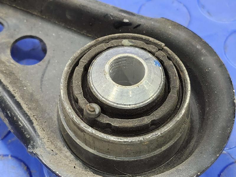 2017 GMC Acadia Lower Control Arm Rr
