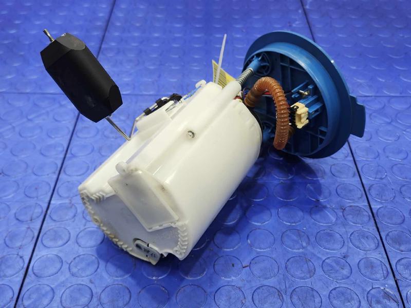 2019-2022 Volkswagen Jetta Tank Mounted Fuel Pump Assembly OEM 5QM919051