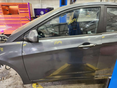 2013 Hyundai Accent Front Door