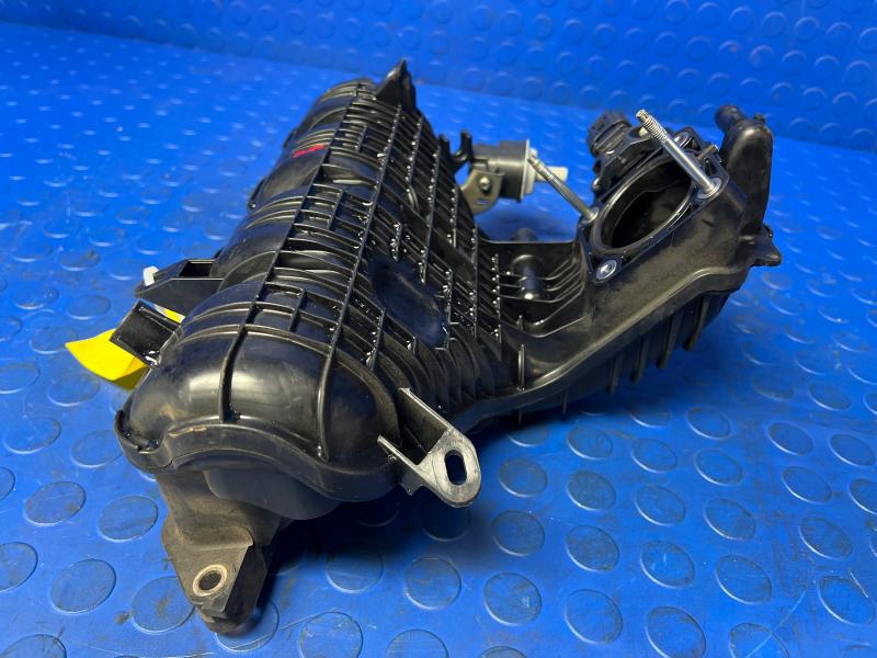 2011 Toyota Prius Intake Manifold