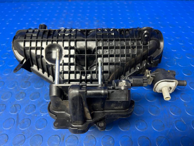 2011 Toyota Prius Intake Manifold