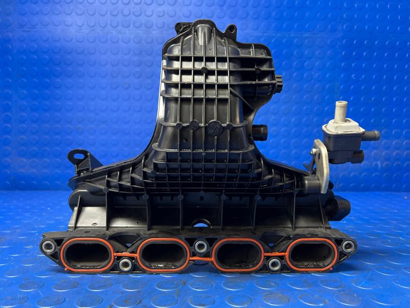 2011 Toyota Prius Intake Manifold