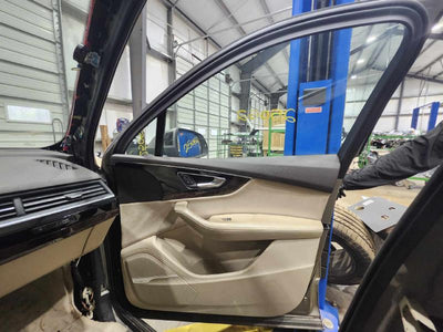 2017 Audi Q7 Front Door Trim Panel