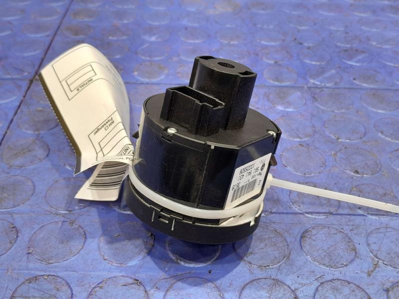 2020 Volkswagen Passat Headlight Switch (Dash Mtd)