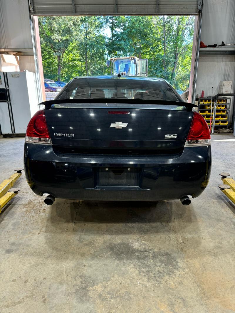 2006 Chevrolet Impala Center Pillar