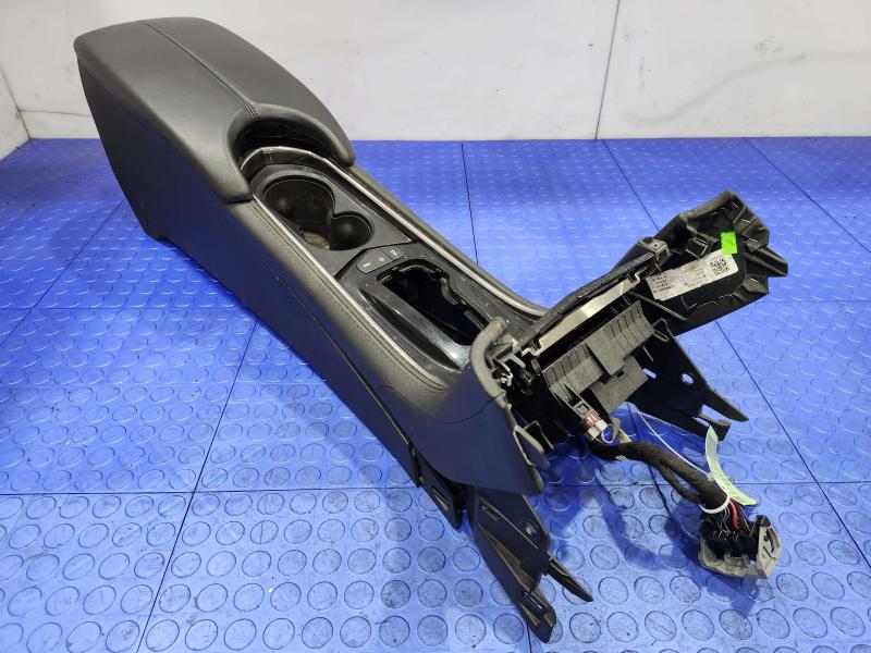 2016 Cadillac ATS Front Console