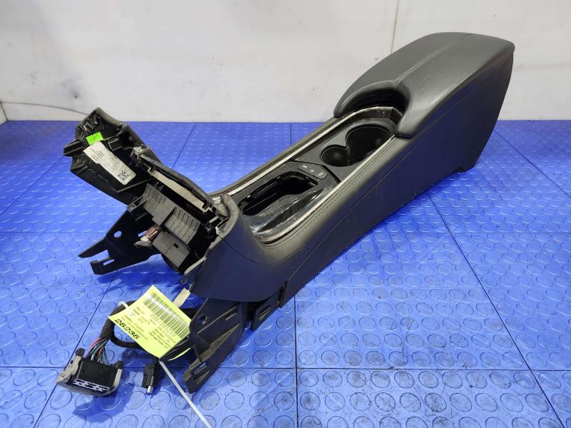 2016 Cadillac ATS Front Console