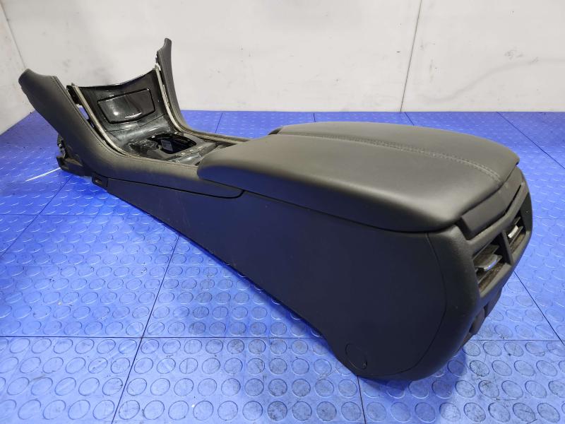 2016 Cadillac ATS Front Console