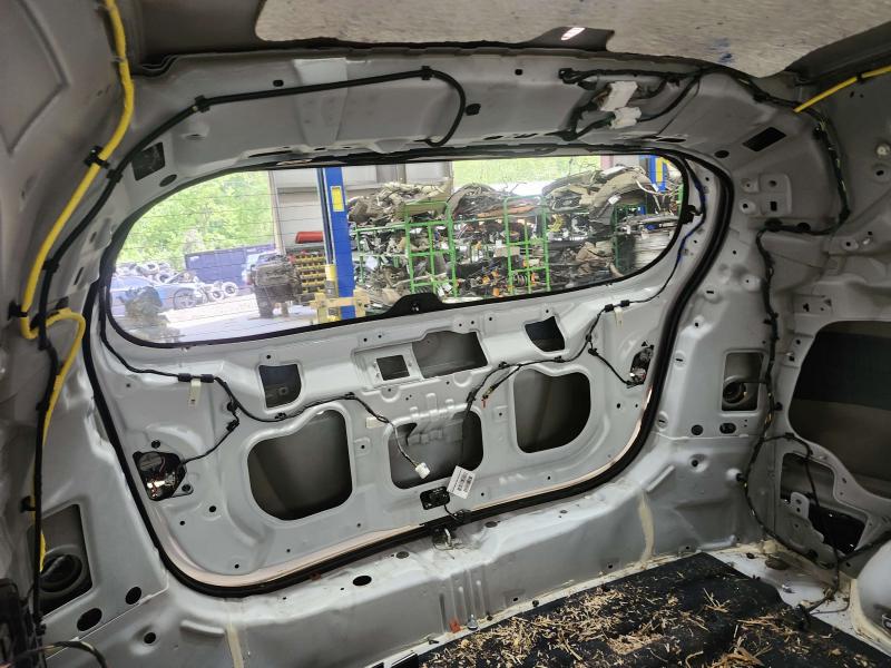 2011 Kia Sorento Back Glass/Window