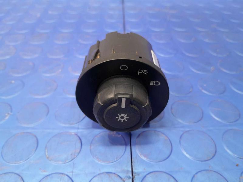 2013 Ford F-150 Headlight Switch (Dash Mtd)