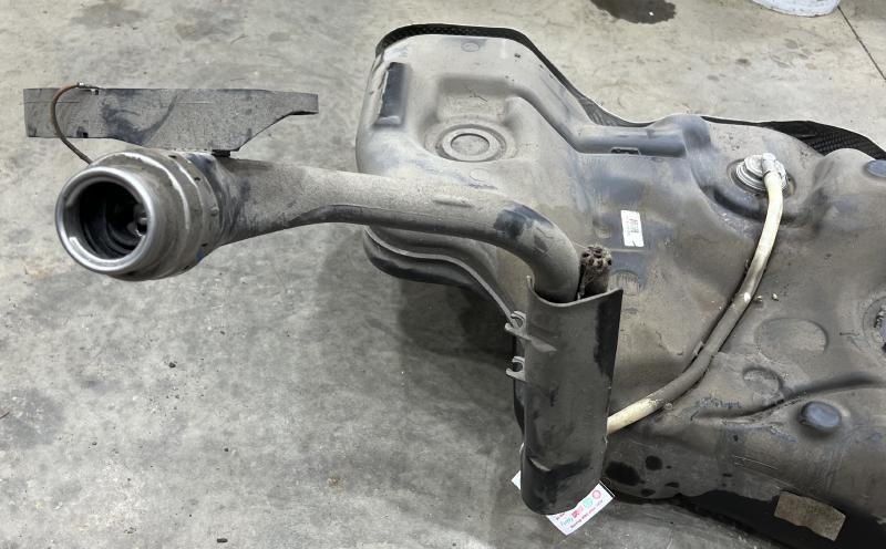 2015 Volkswagen Passat Fuel Tank Assembly