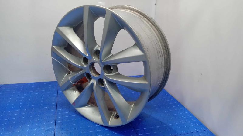 2017 Kia Sorento Wheel