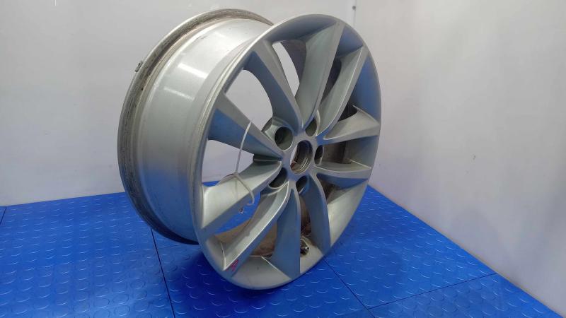 2017 Kia Sorento Wheel