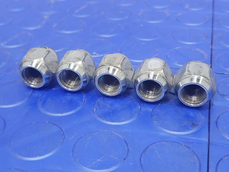 2020 Subaru Forester Lug Nuts