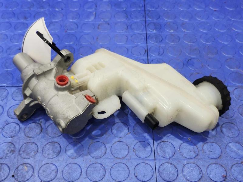 2020-2021 Nissan Sentra Brake Master Cylinder Assembly Genuine OEM 460106LA0D