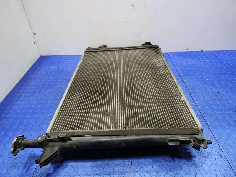 2016 Kia Sedona Radiator