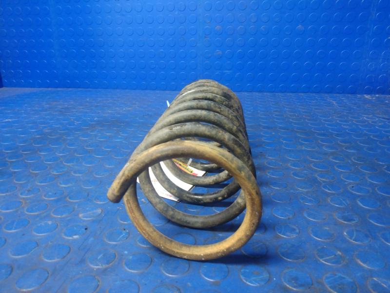 1993 - 1998 Jeep Grand Cherokee Rear Coil Spring OEM 52088364