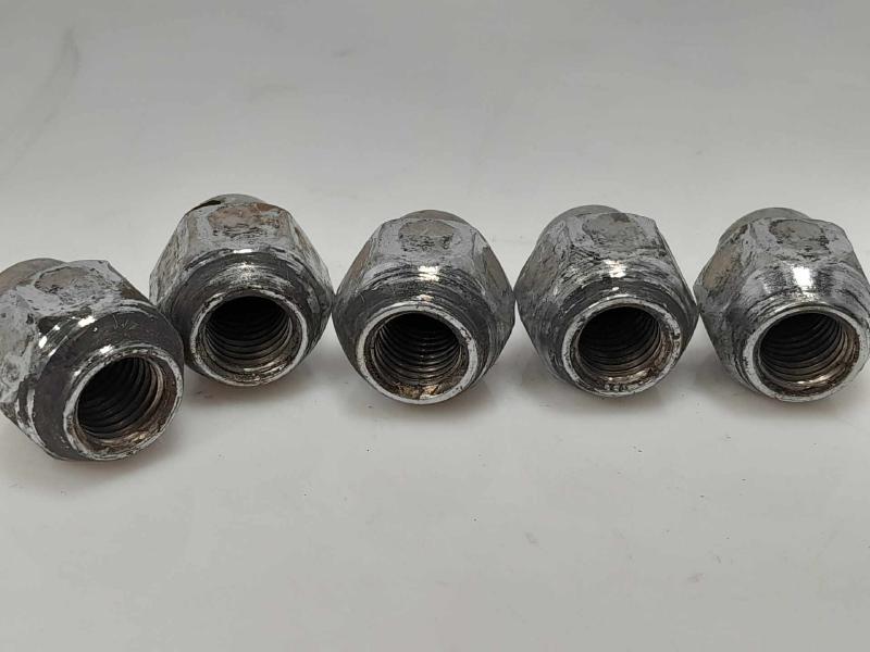 2018 Kia Sorento Lug Nuts