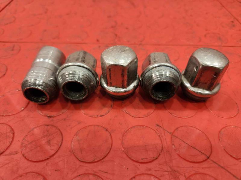 2015 Buick Regal Lug Nuts