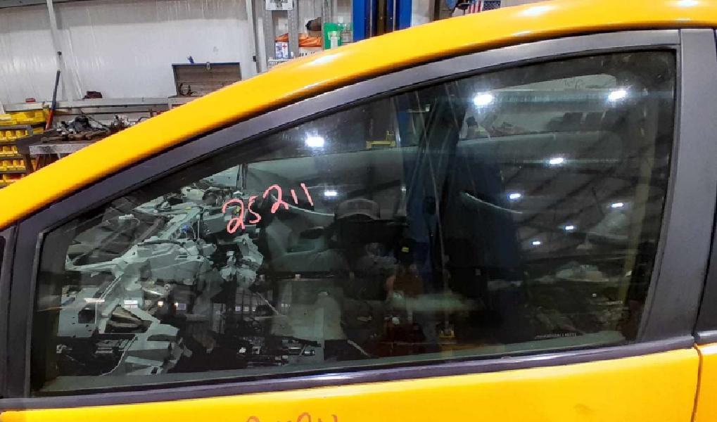 2010-2011 Toyota Prius Front Door Glass Window Left Driver Side OEM 6810247072,LH
