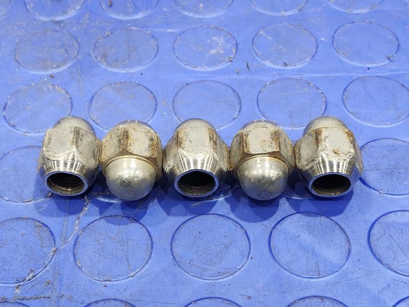 2008 Subaru Legacy Lug Nuts