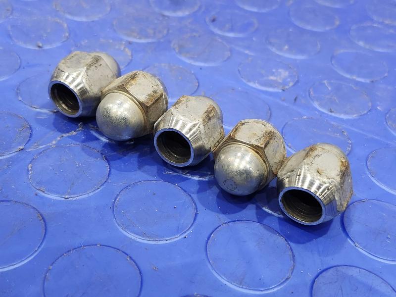 2008 Subaru Legacy Lug Nuts